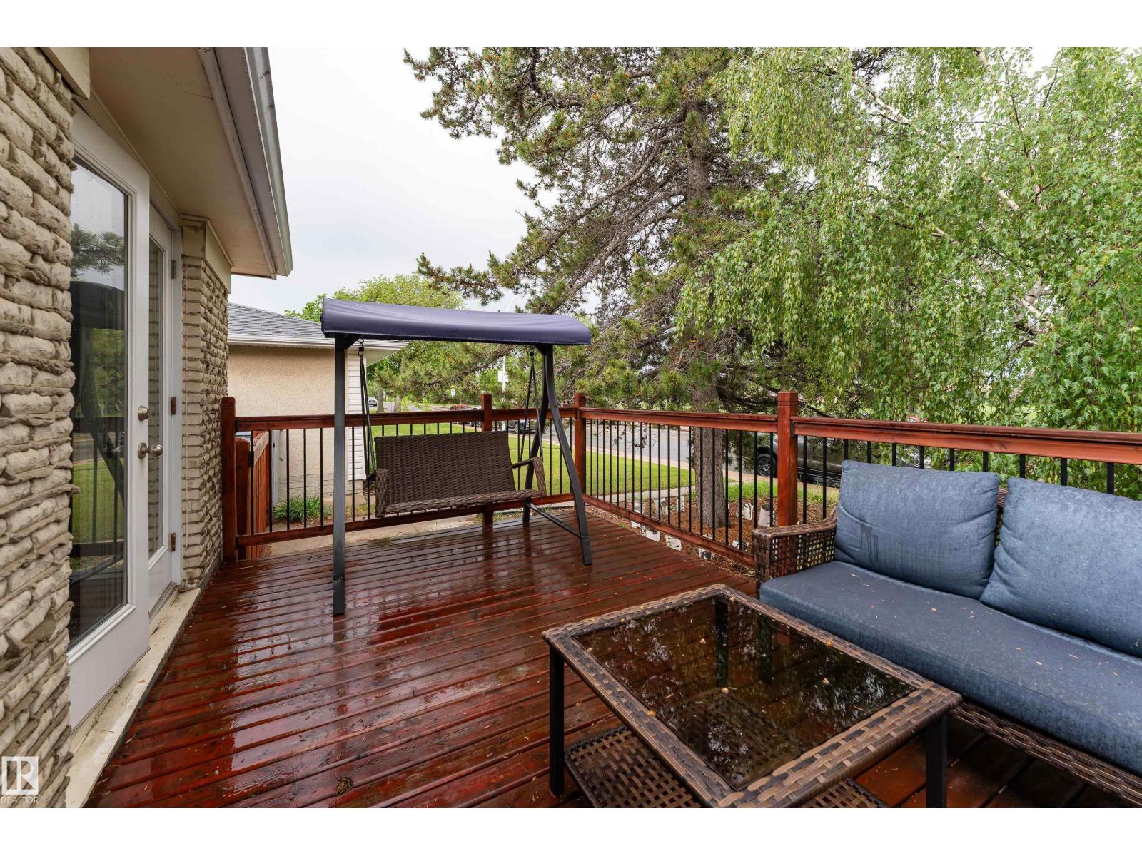 11227 40 AV NW - 23