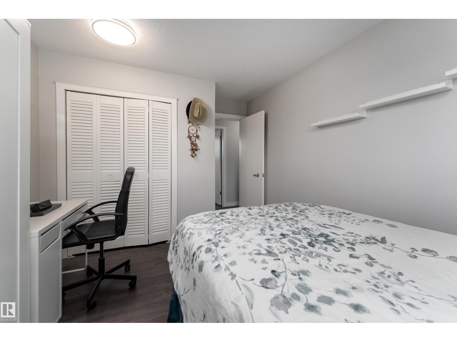 11227 40 AV NW - 17