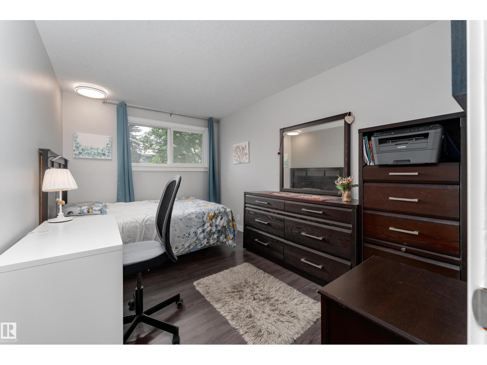 11227 40 AV NW - 20