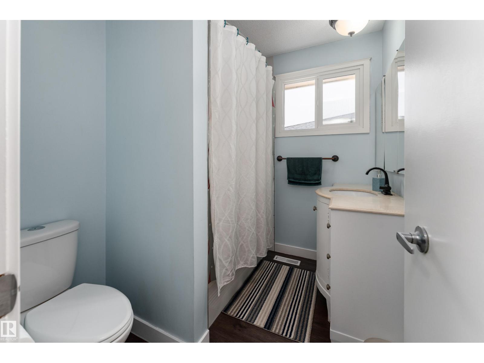 11227 40 AV NW - 21