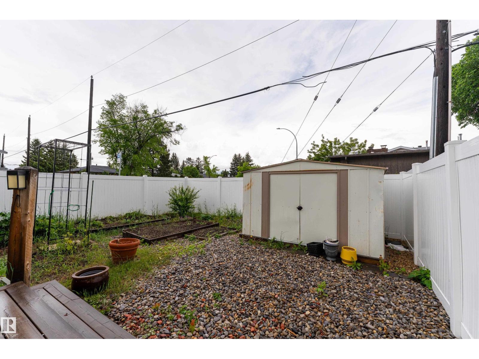 11227 40 AV NW - 28