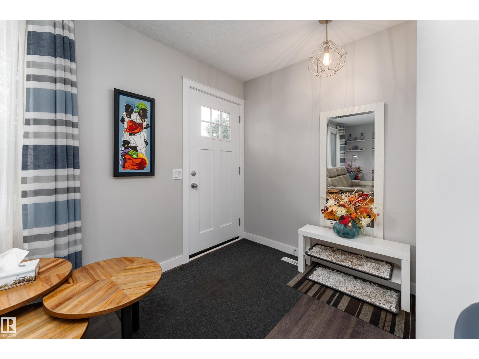 11227 40 AV NW - 3