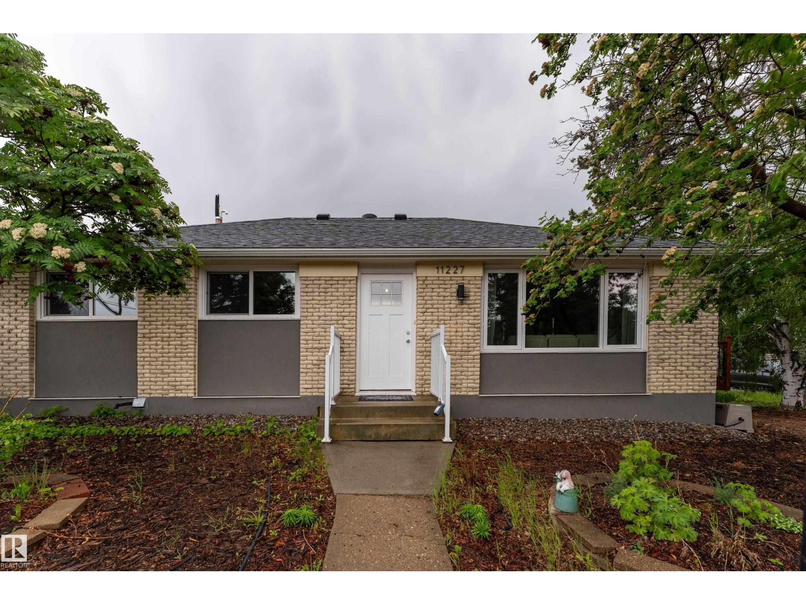 11227 40 AV NW - 32
