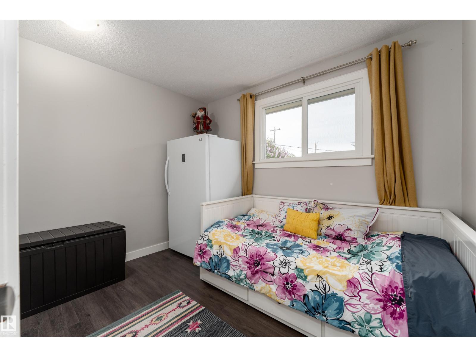 11227 40 AV NW - 14