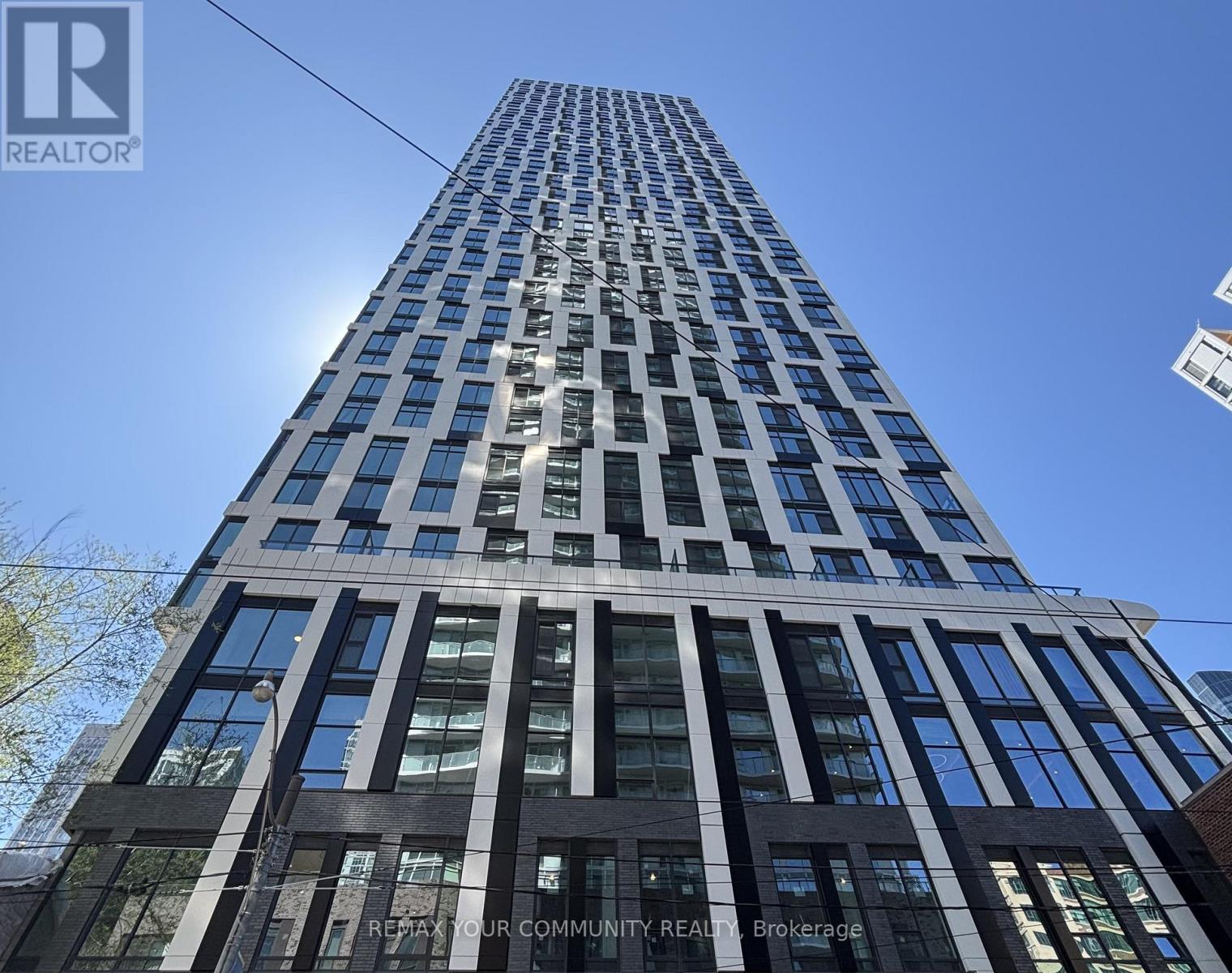Listing photo of 702 - 252 CHURCH STREET