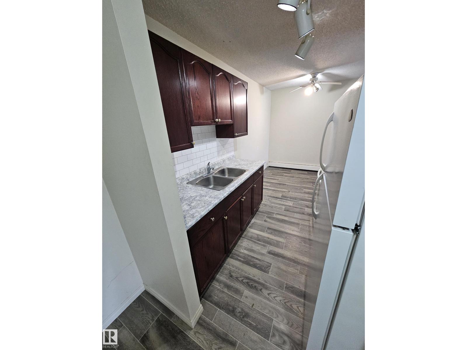 #401 10615 110 Street NW - 12