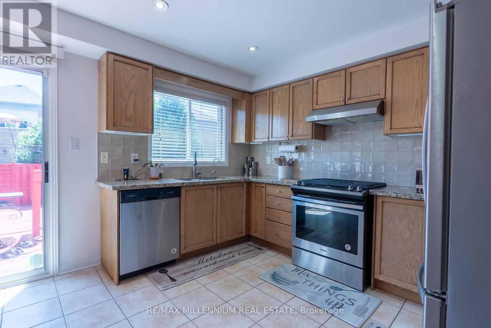 90 RONAN CRESCENT - 10