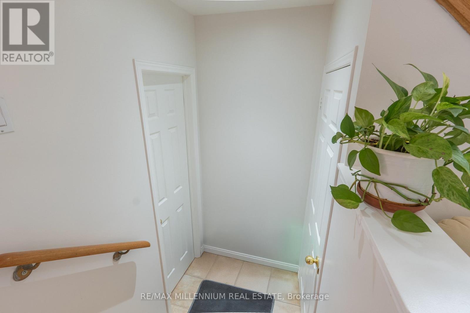 90 RONAN CRESCENT - 27