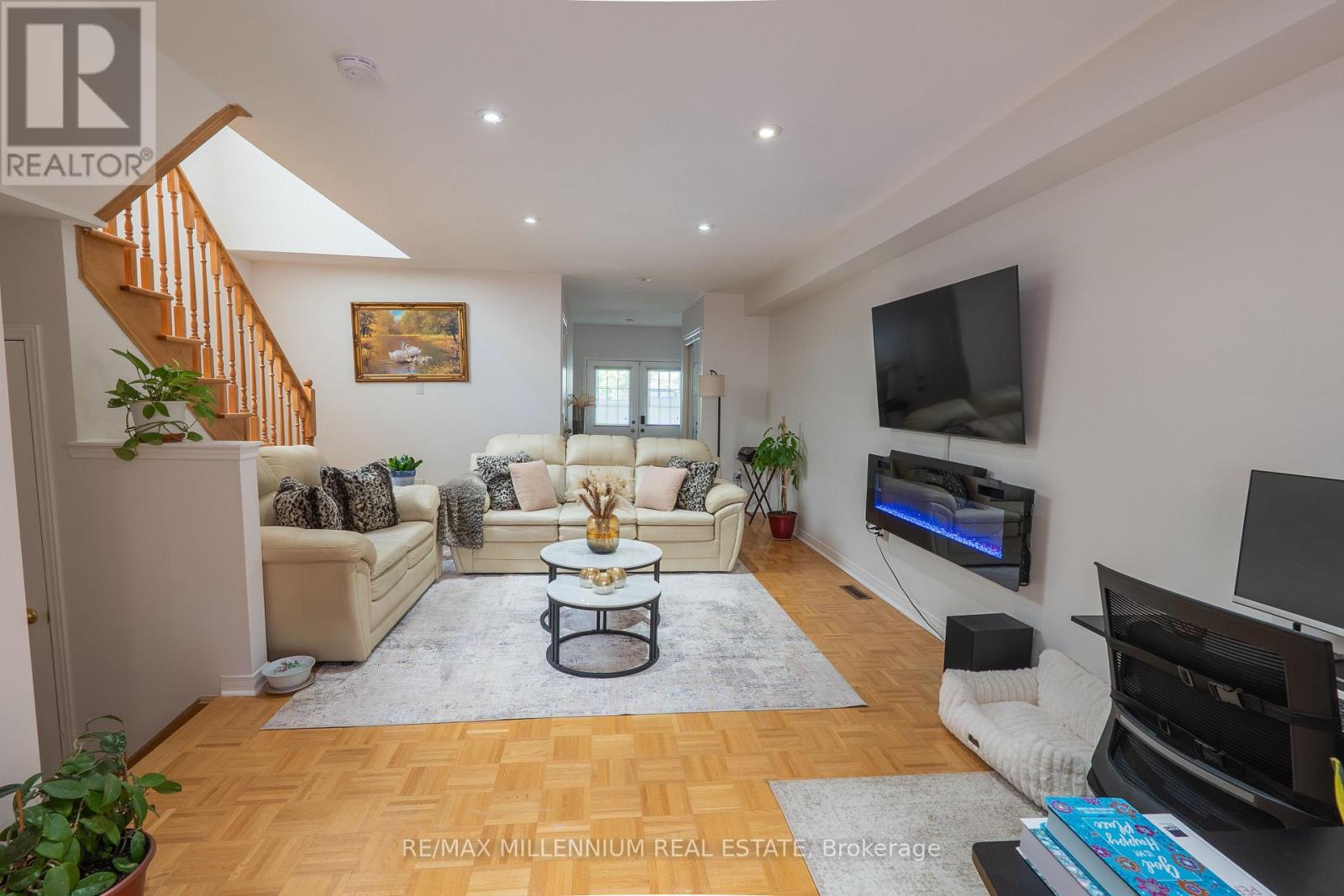 90 RONAN CRESCENT - 4