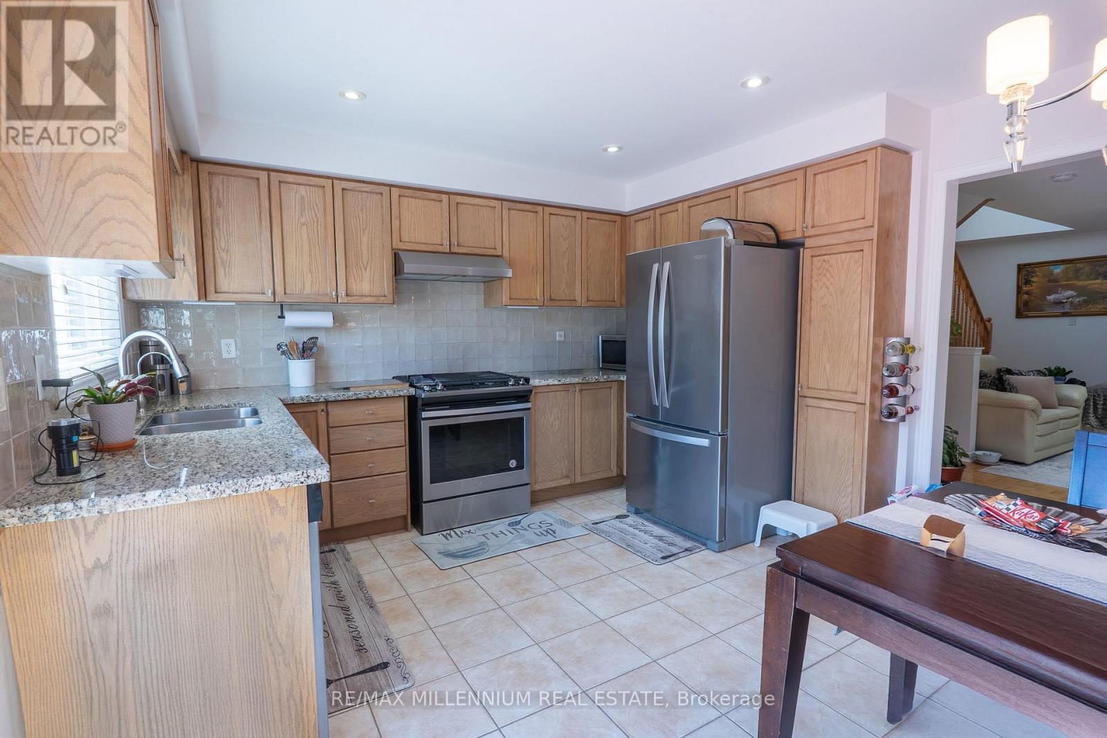 90 RONAN CRESCENT - 9
