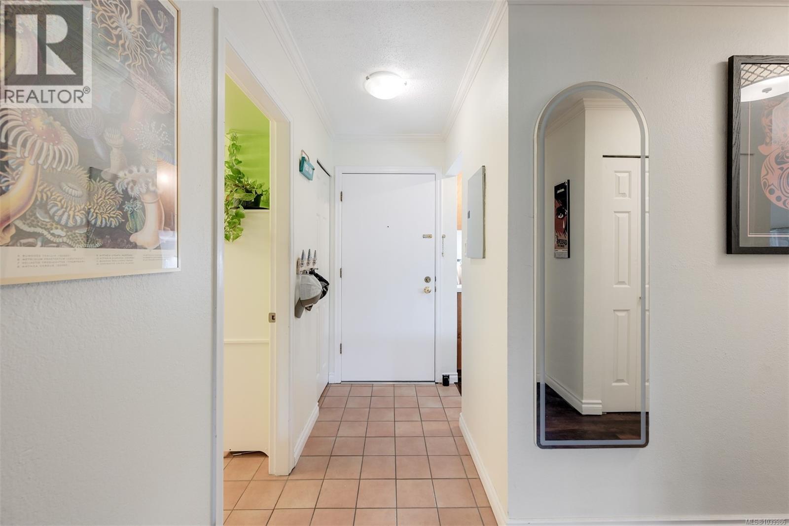 206 2022 Foul Bay Road, Victoria