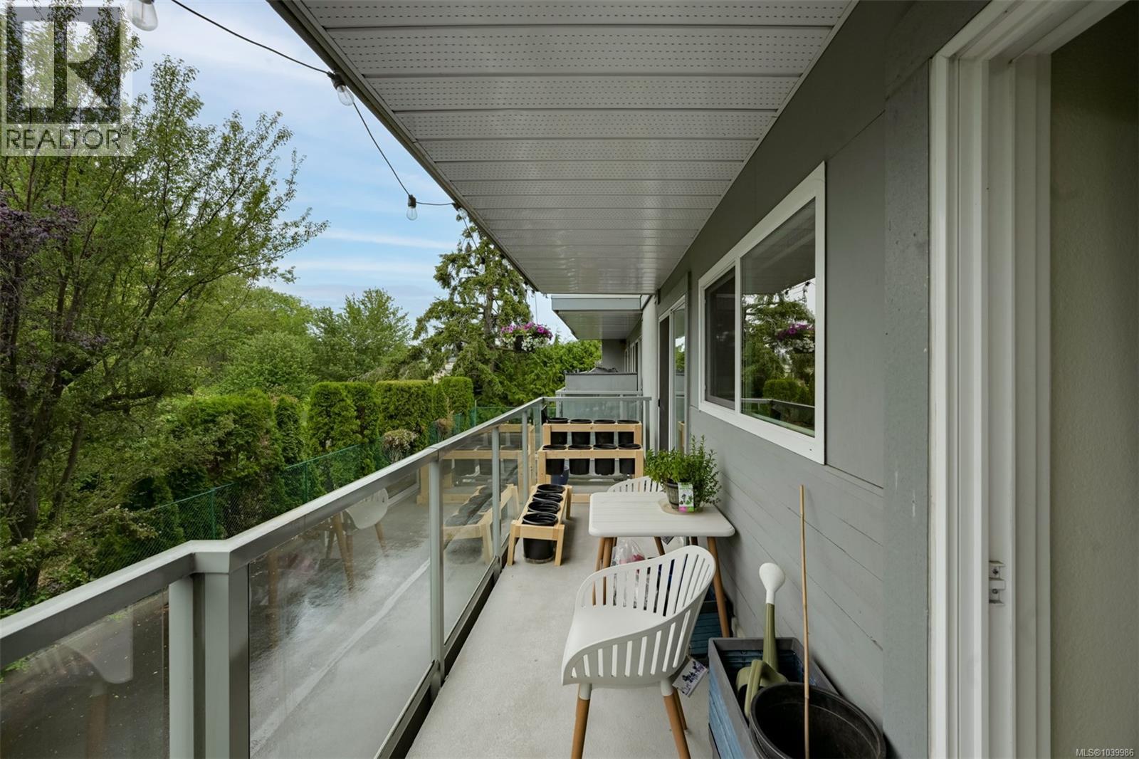 206 2022 Foul Bay Road, Victoria