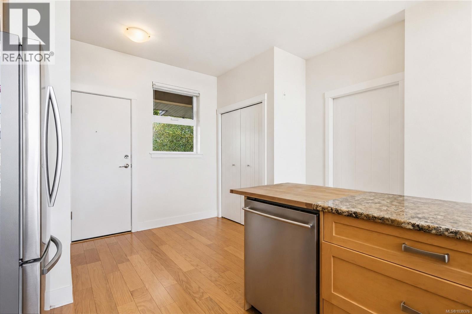 #302 6683 Horne Rd - 13