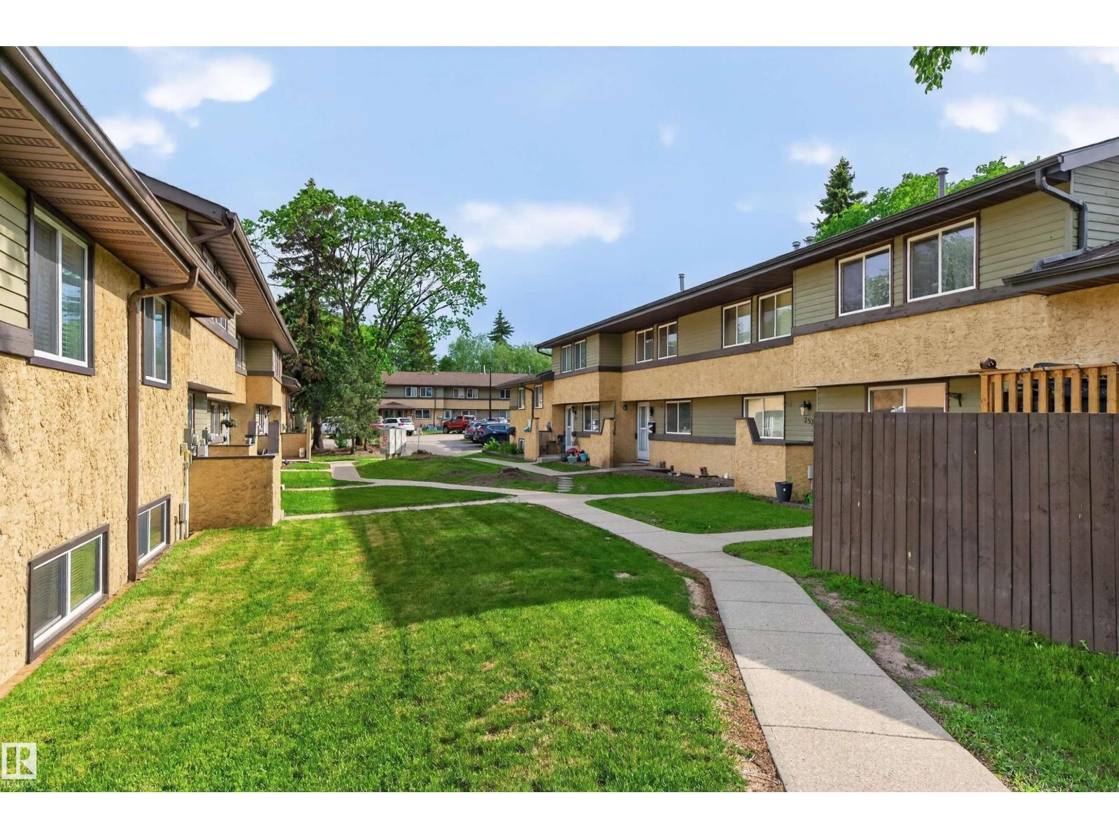 256 WOODBRIDGE WY - 33