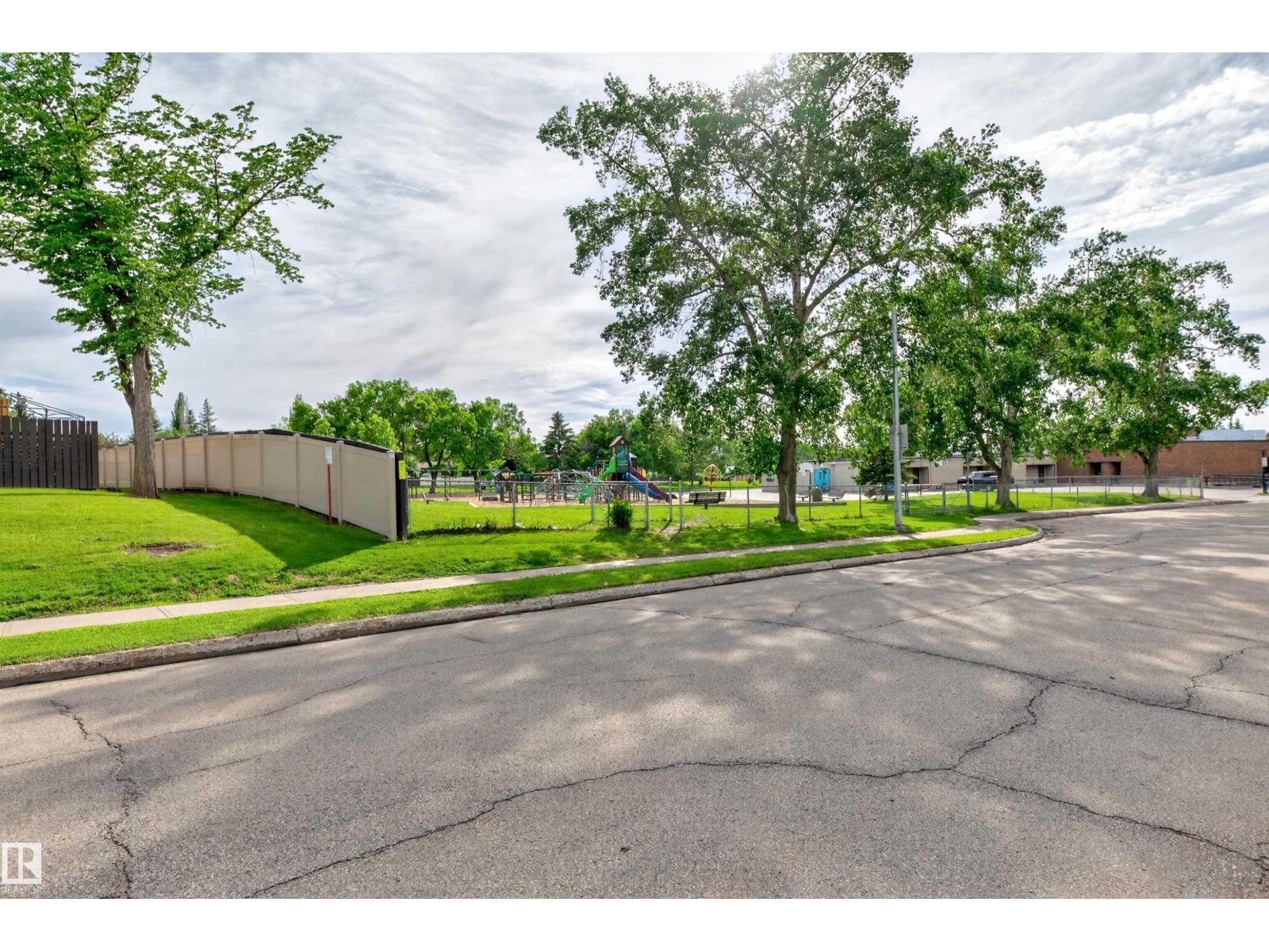 256 WOODBRIDGE WY - 44