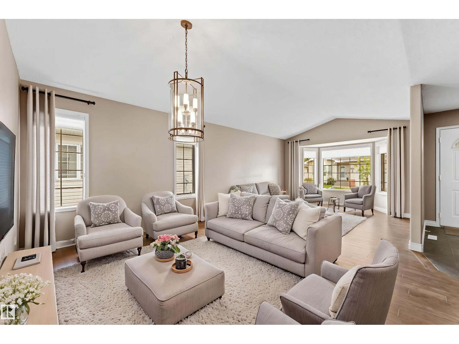 963 YOUVILLE DR W NW — photo 8