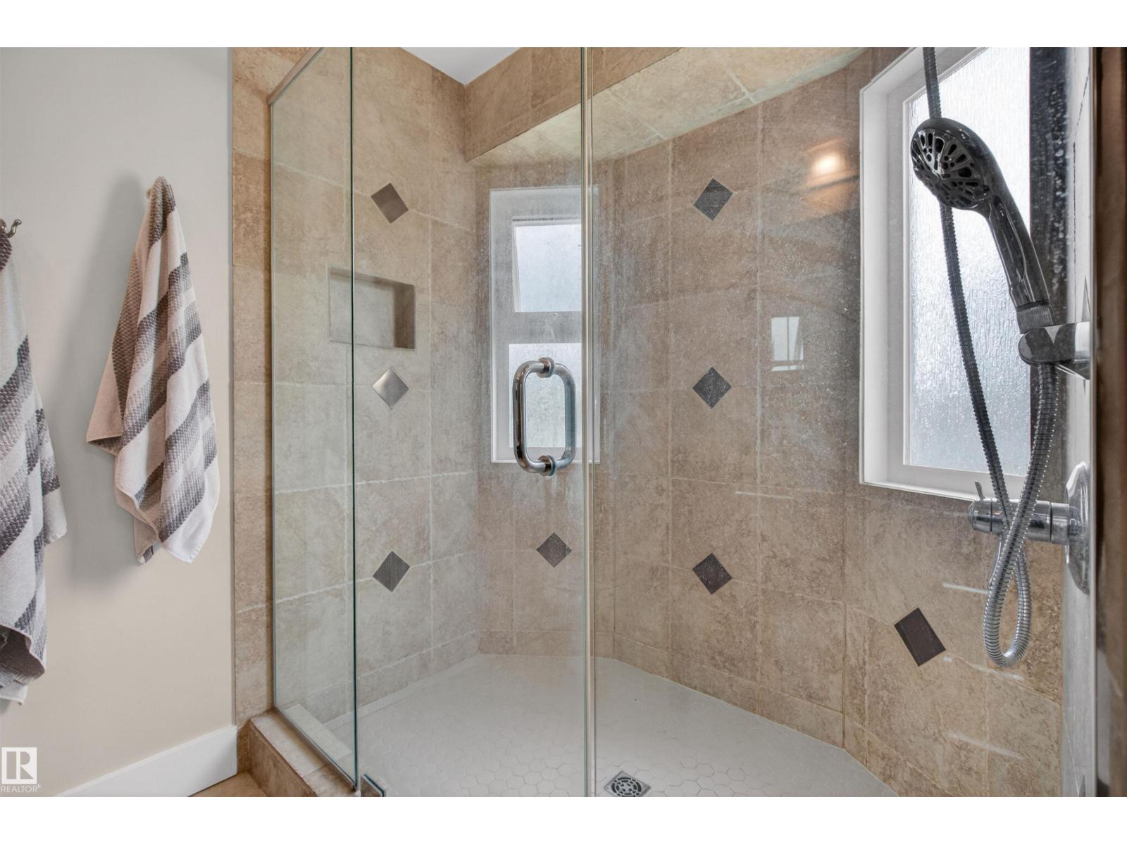 13 DANBRIDGE PL — photo 24