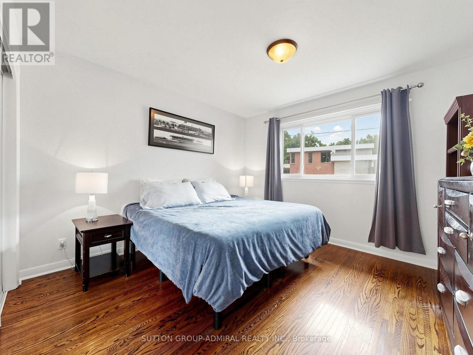 1864 HINDHEAD ROAD - 17