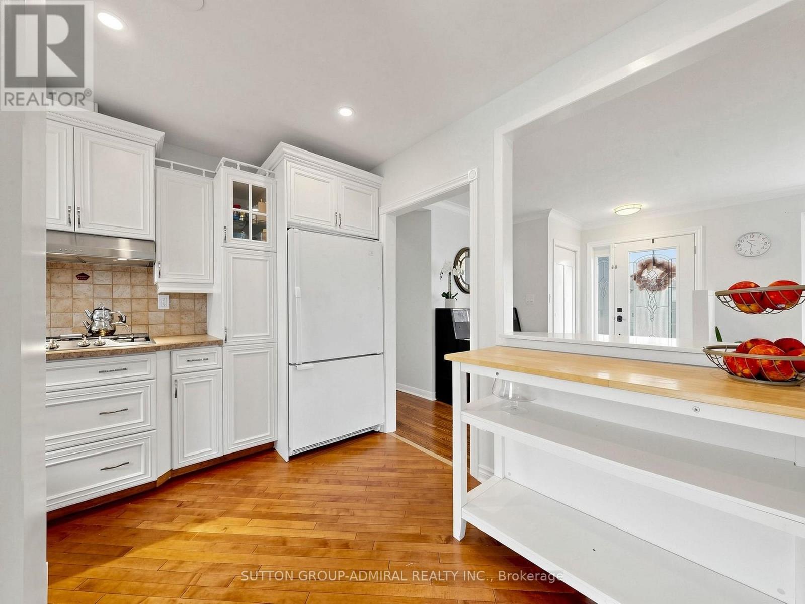 1864 HINDHEAD ROAD - 14