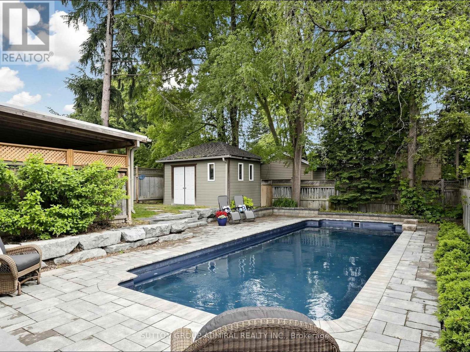 1864 HINDHEAD ROAD - 40