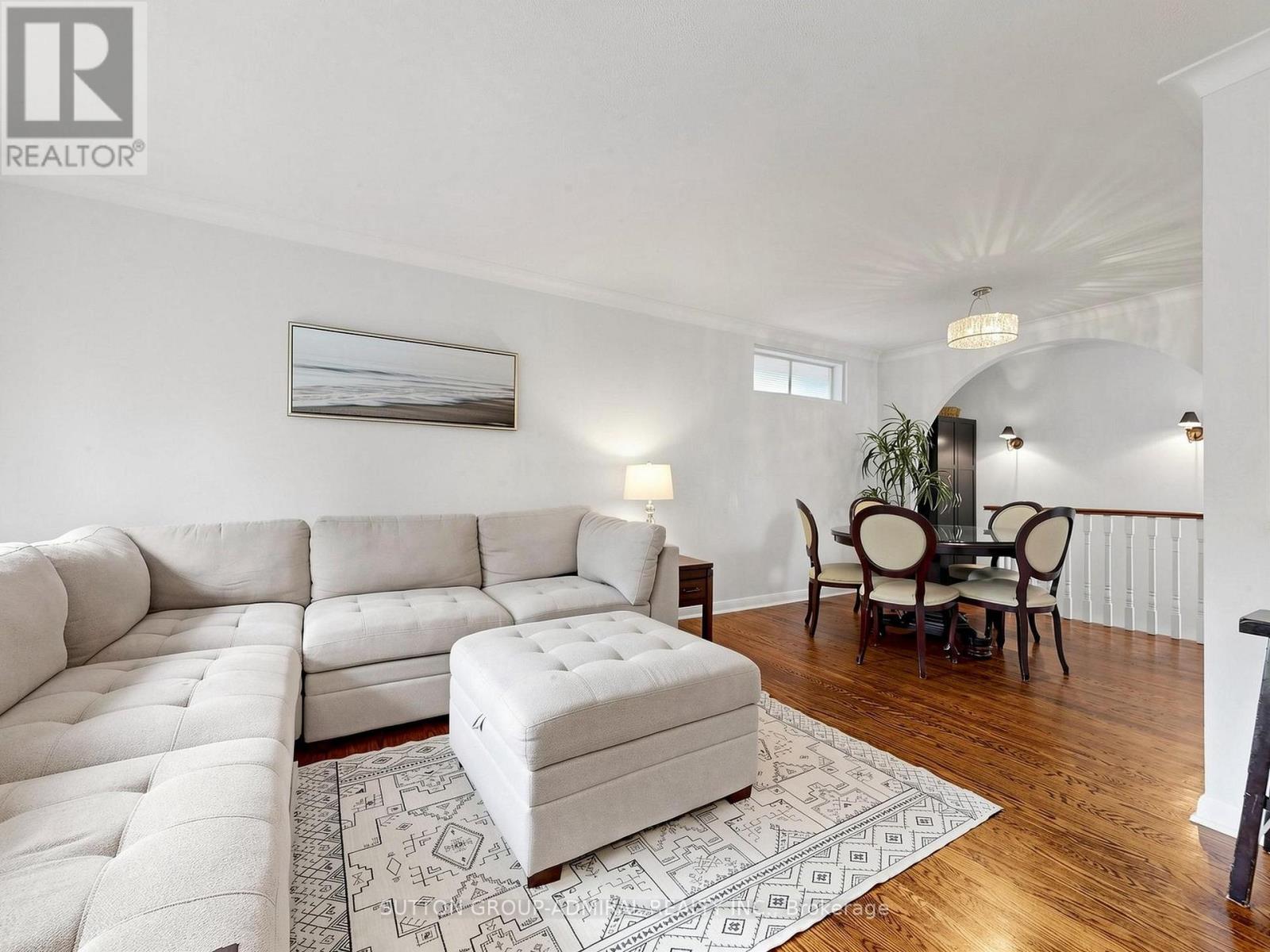 1864 HINDHEAD ROAD - 7