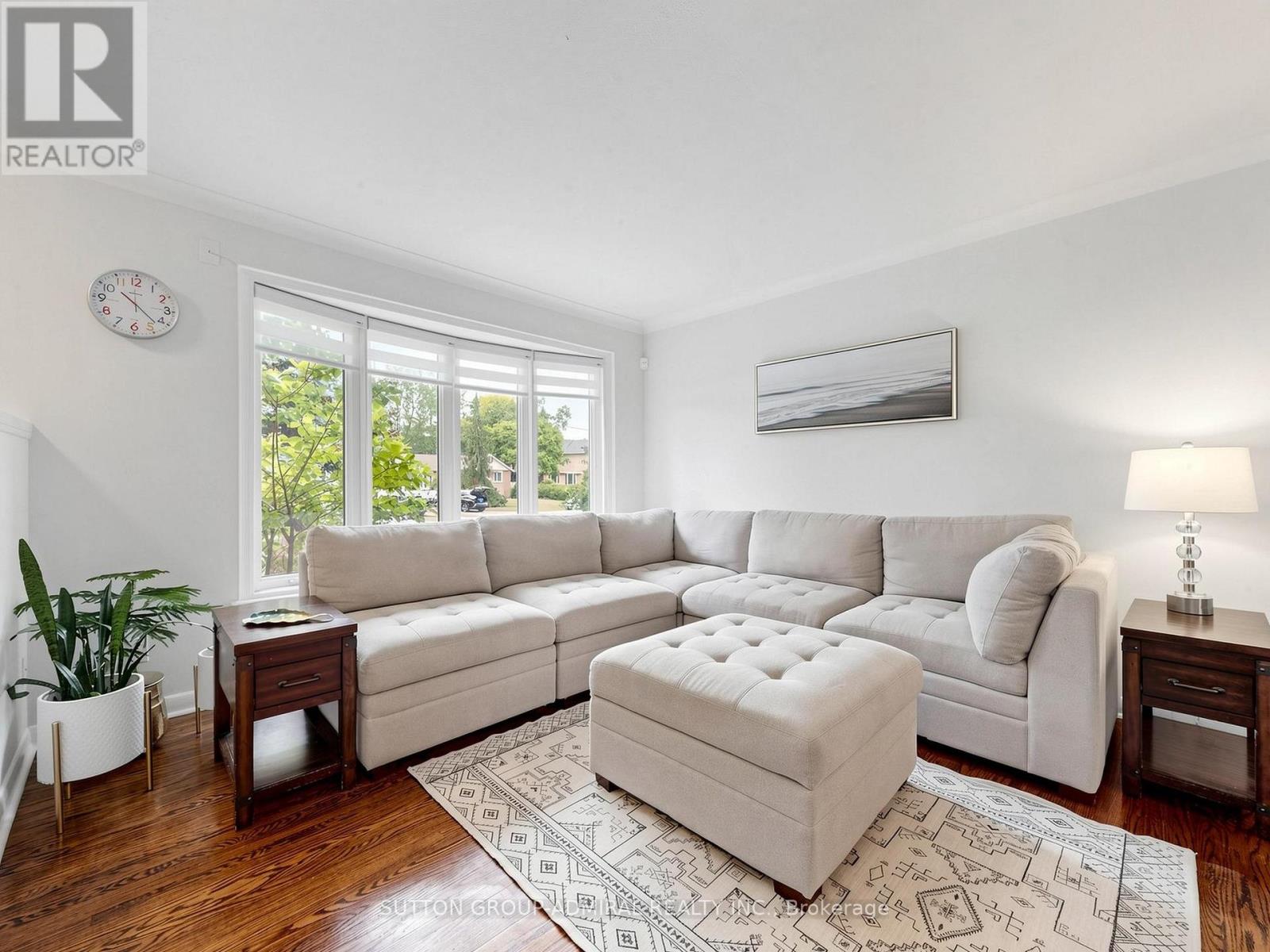 1864 HINDHEAD ROAD - 5