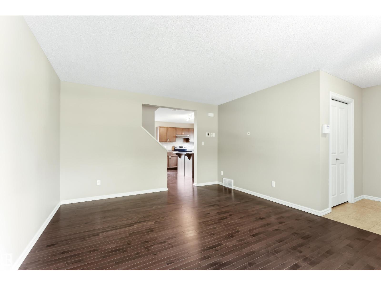 8204 180 AV NW — photo 9