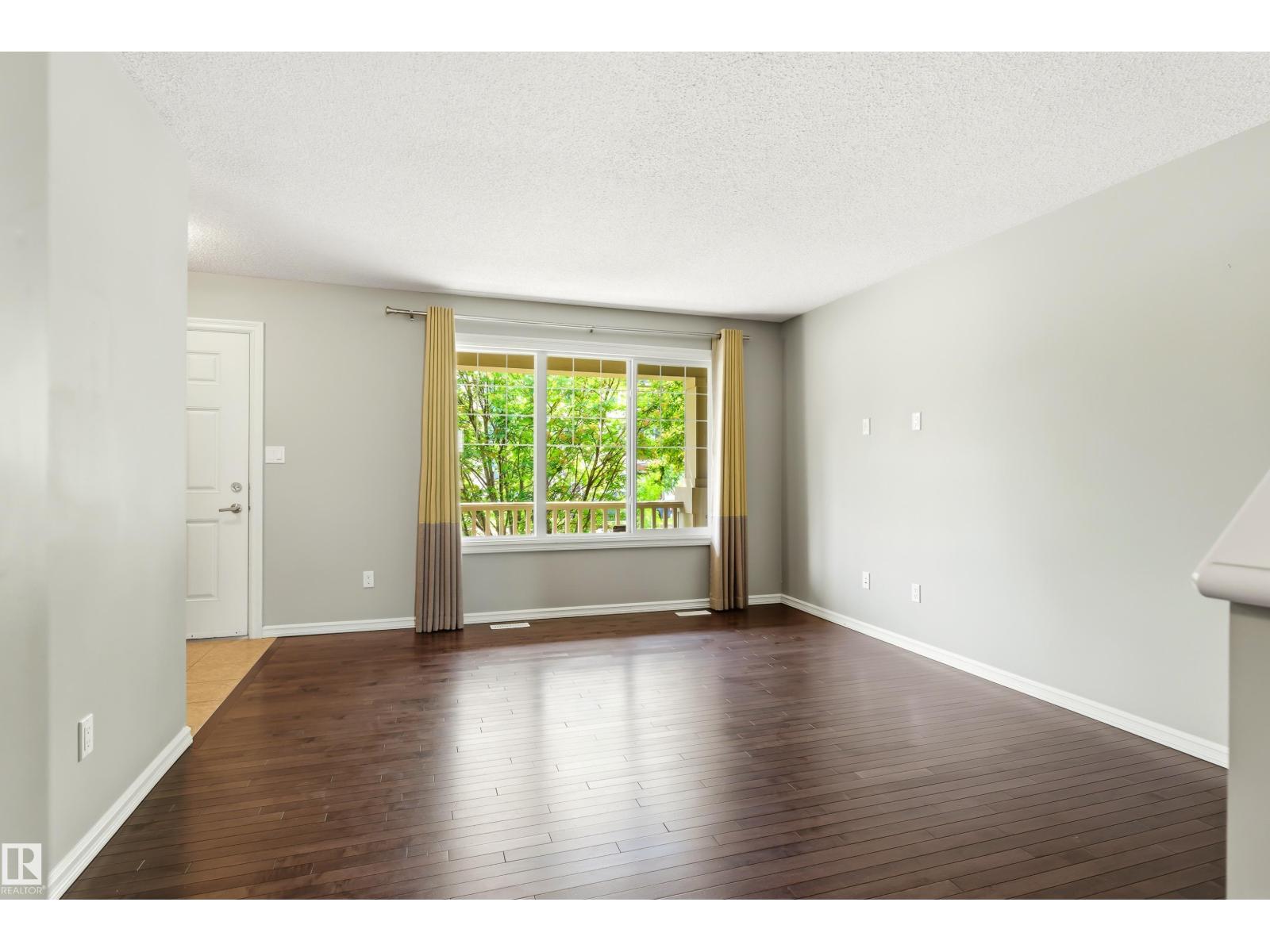 8204 180 AV NW — photo 6