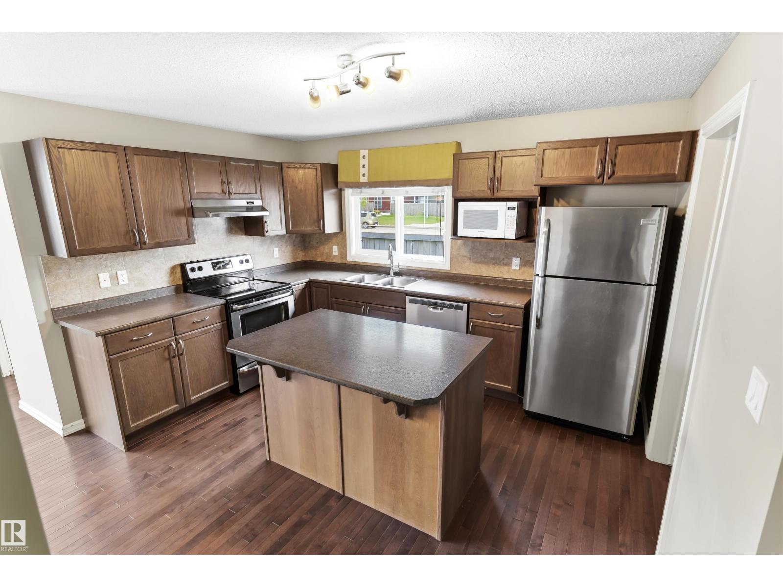 8204 180 AV NW — photo 10