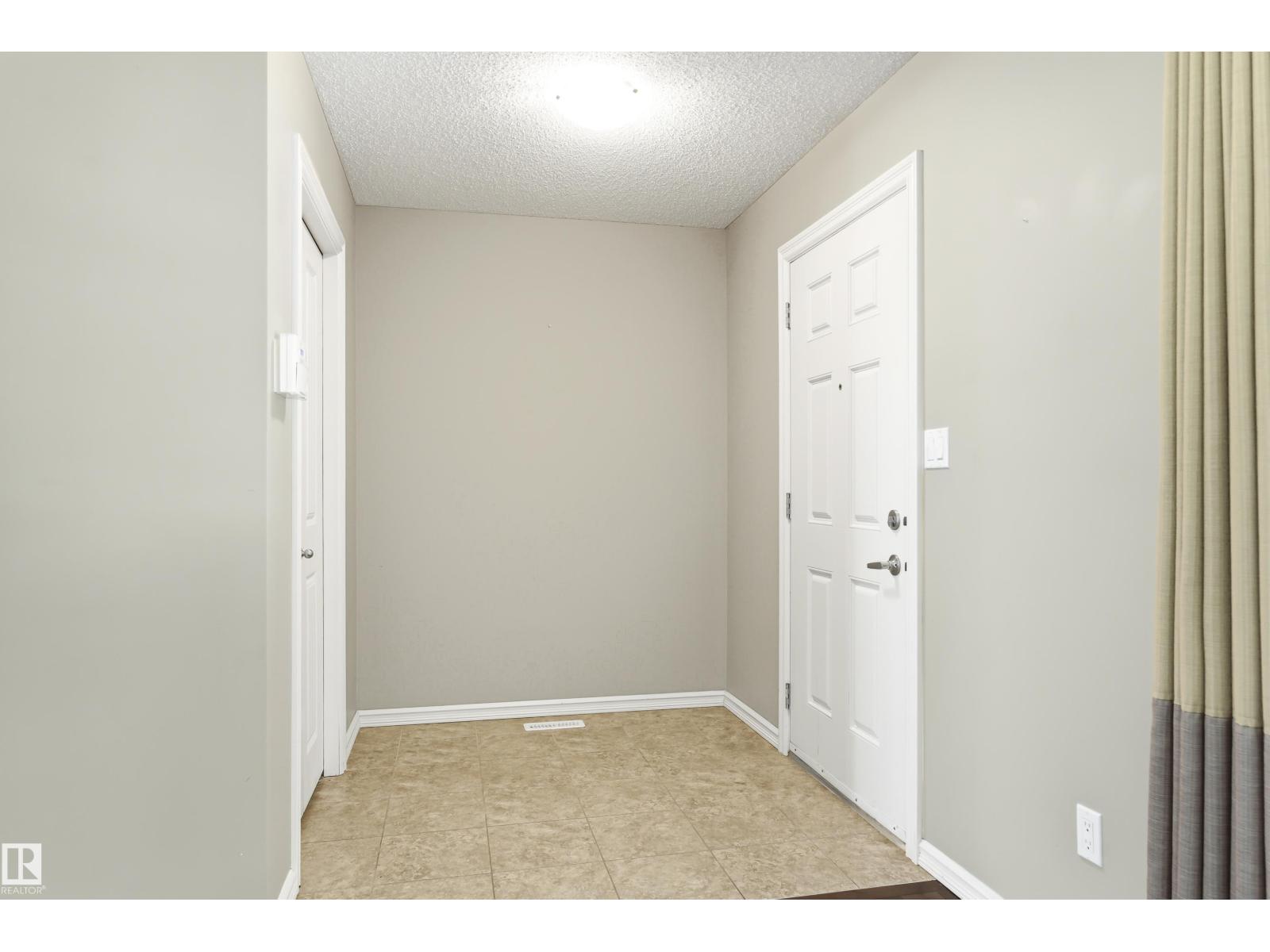 8204 180 AV NW — photo 7
