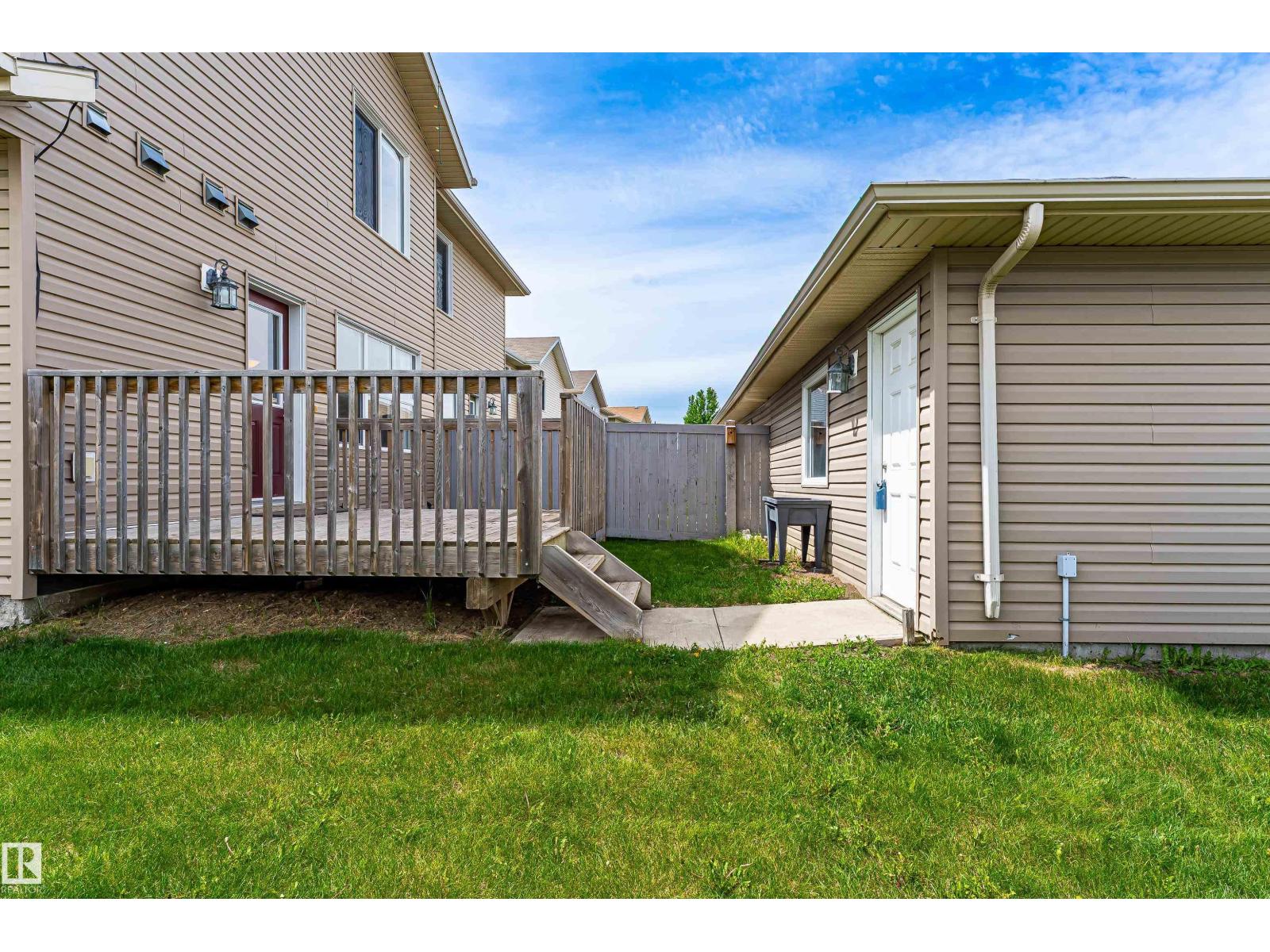 8204 180 AV NW — photo 43