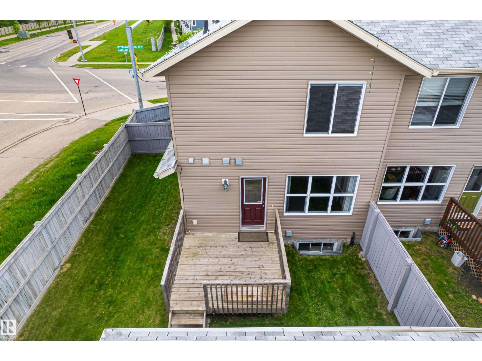 8204 180 AV NW — photo 44
