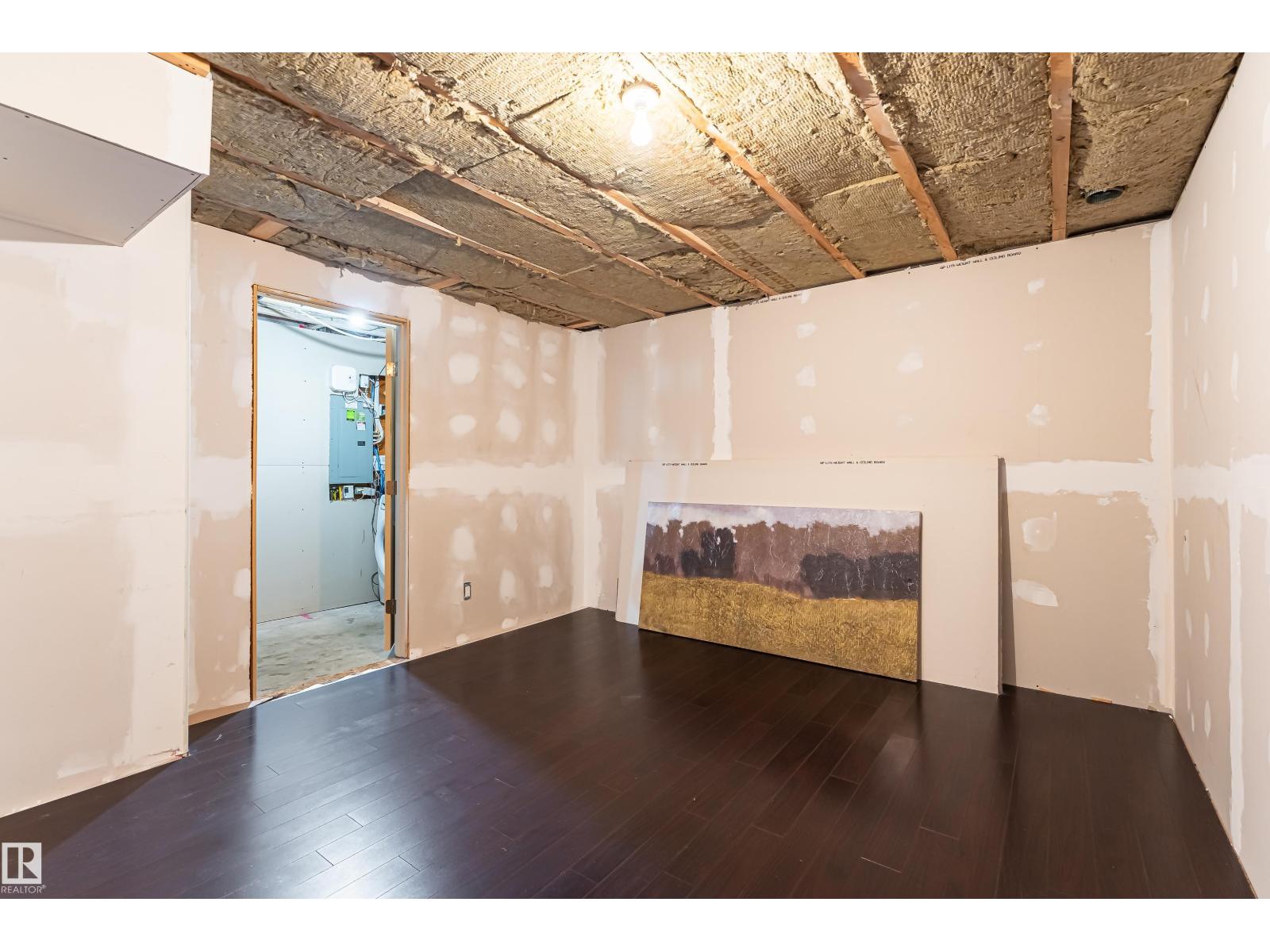 8204 180 AV NW — photo 33