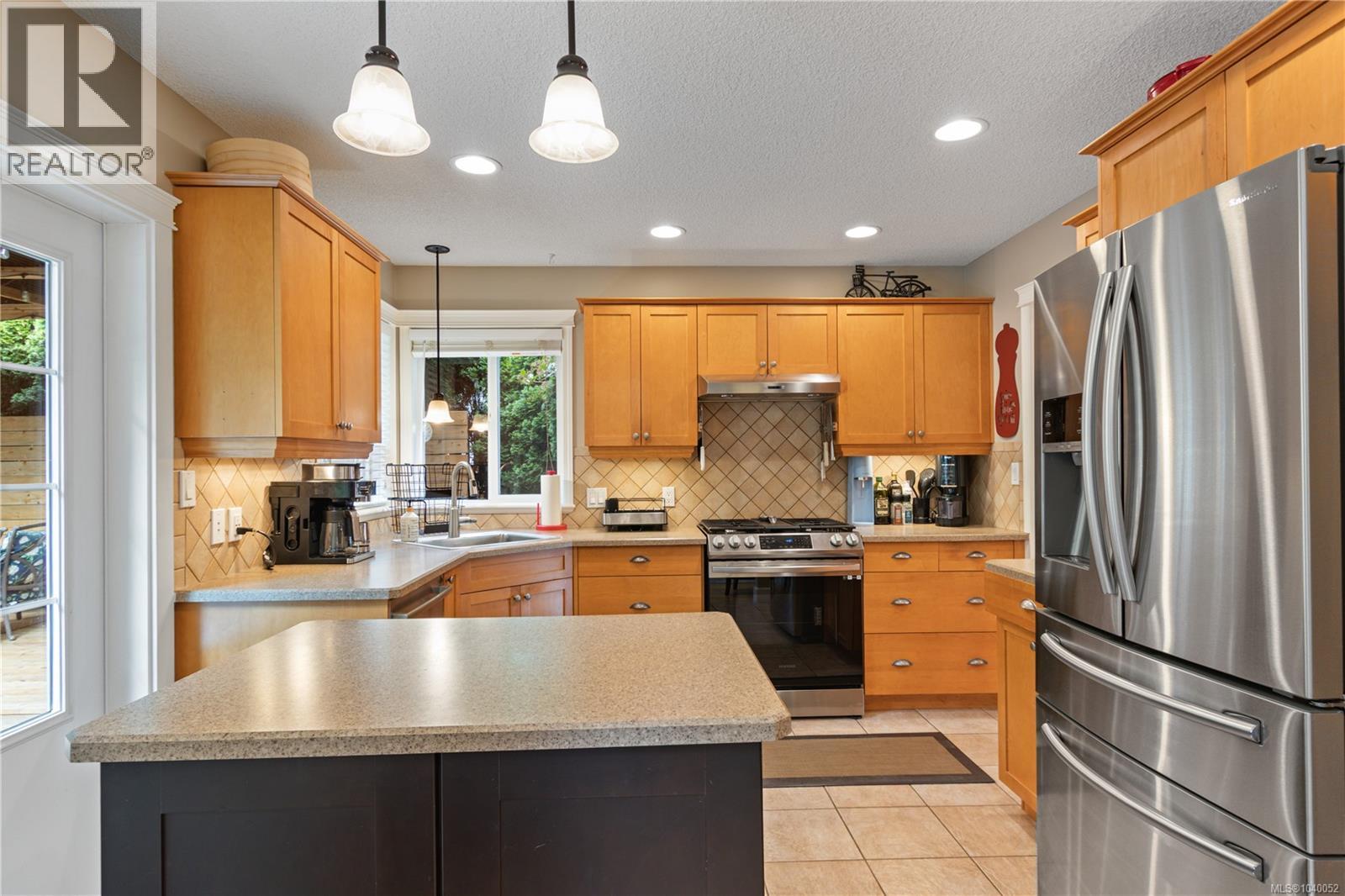 4957 Hartwig Cres - 9