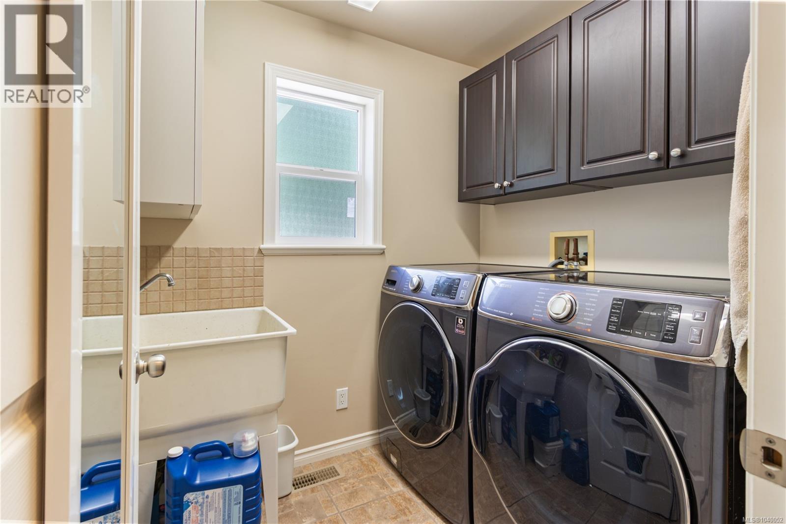 4957 Hartwig Cres - 31