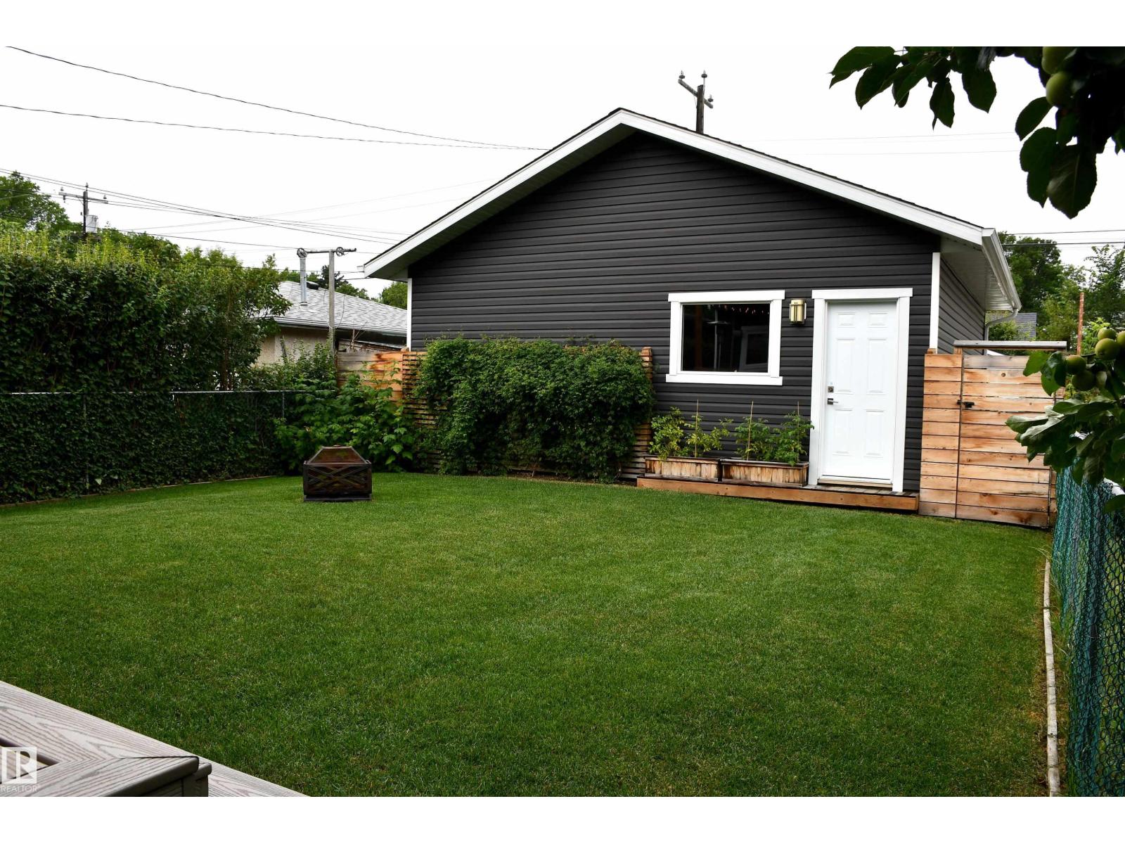 11324 87 ST NW - 43