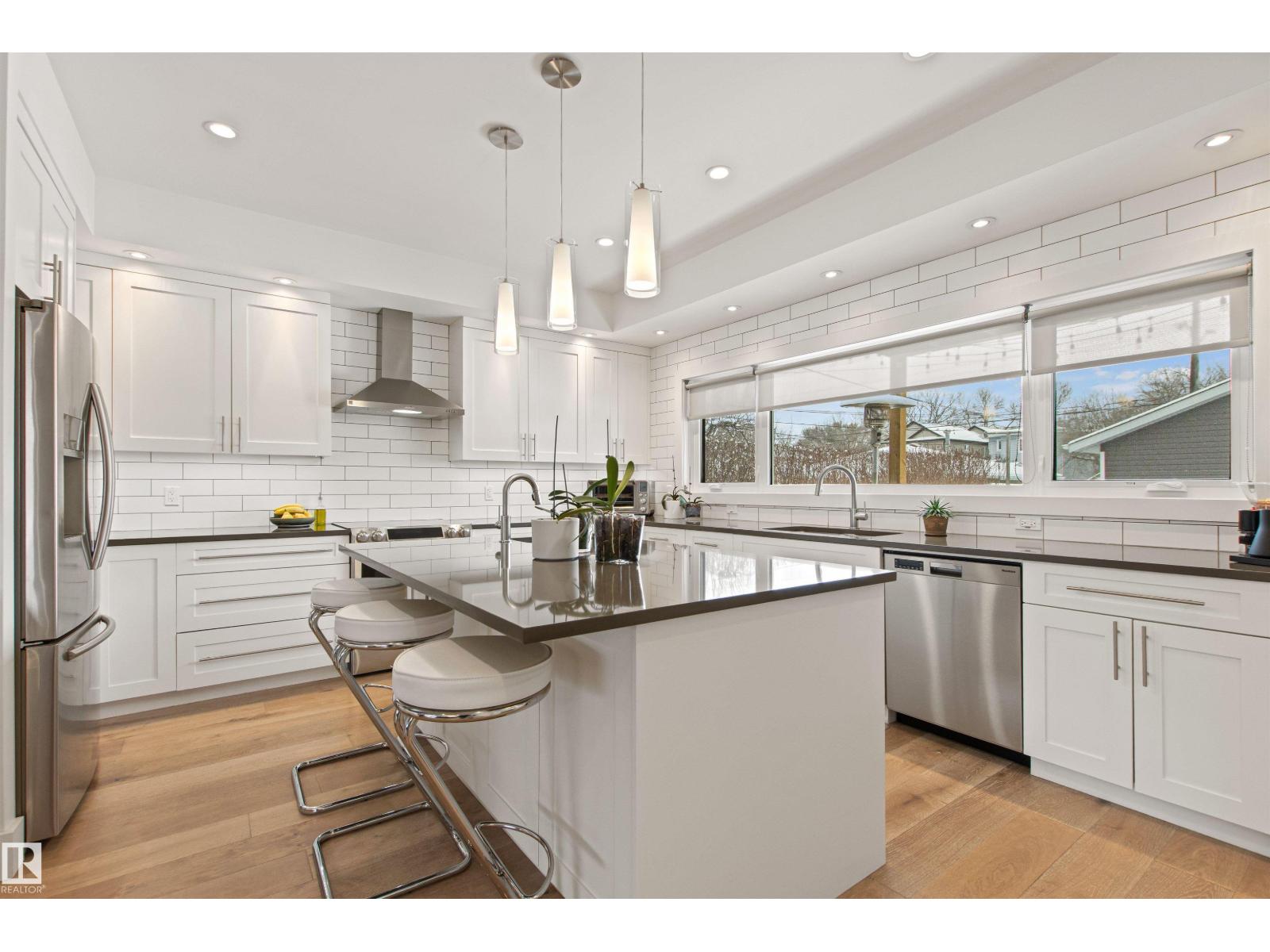 11324 87 ST NW - 15