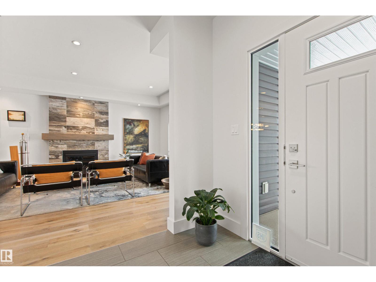 11324 87 ST NW - 8