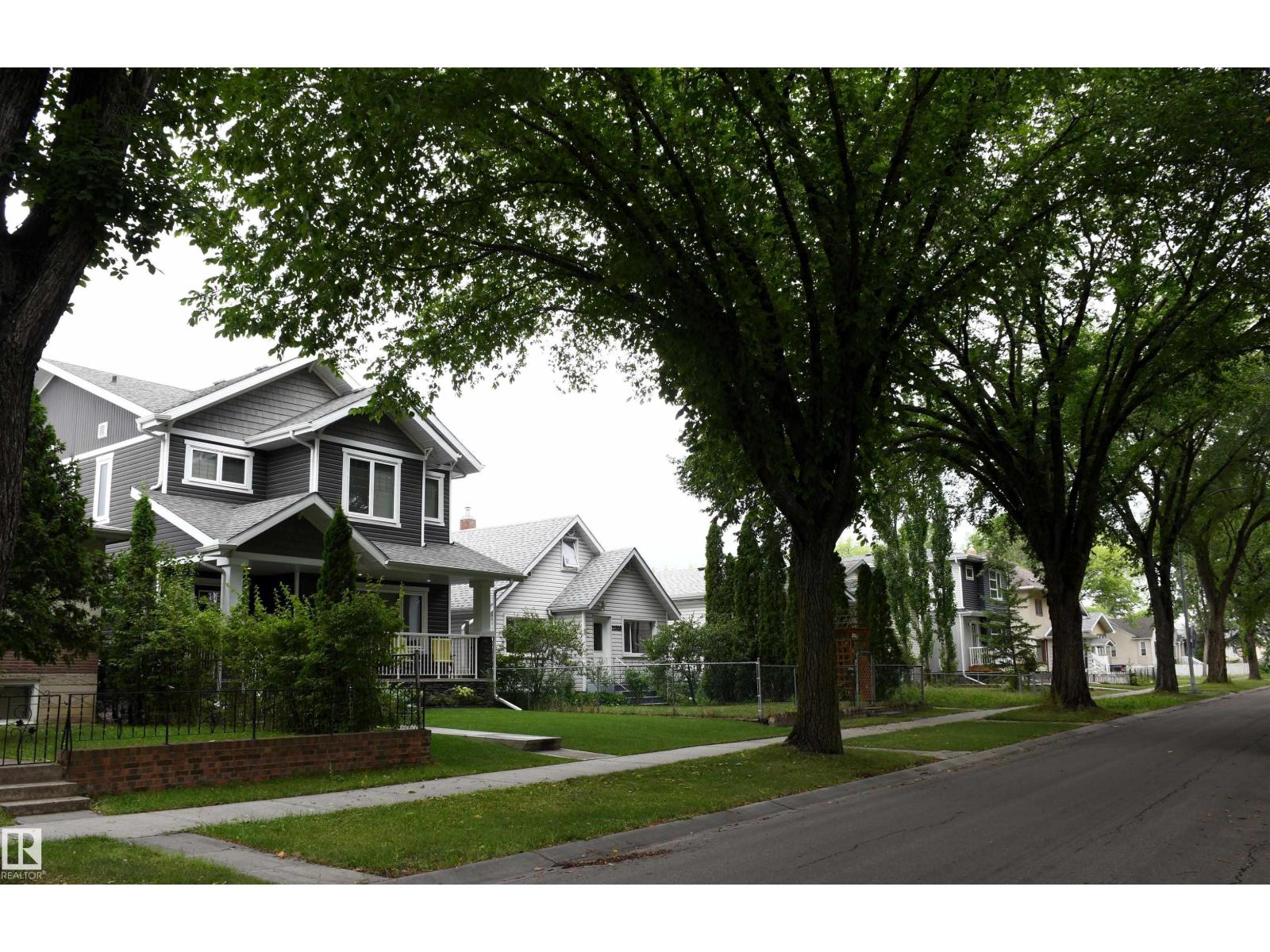 11324 87 ST NW - 5