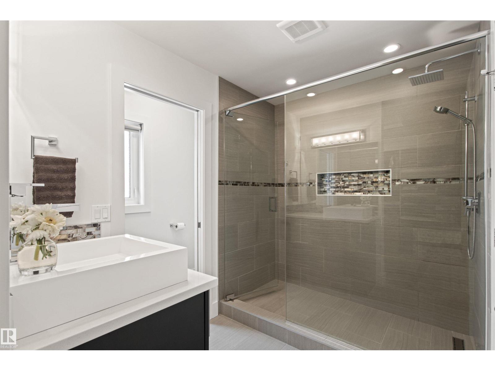 11324 87 ST NW - 31