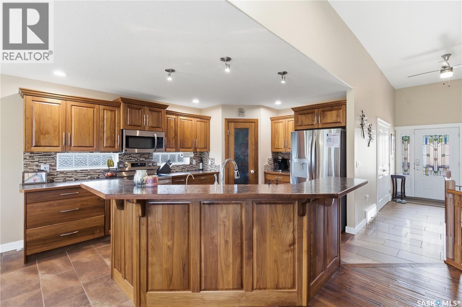 206 1st AVENUE S - 3