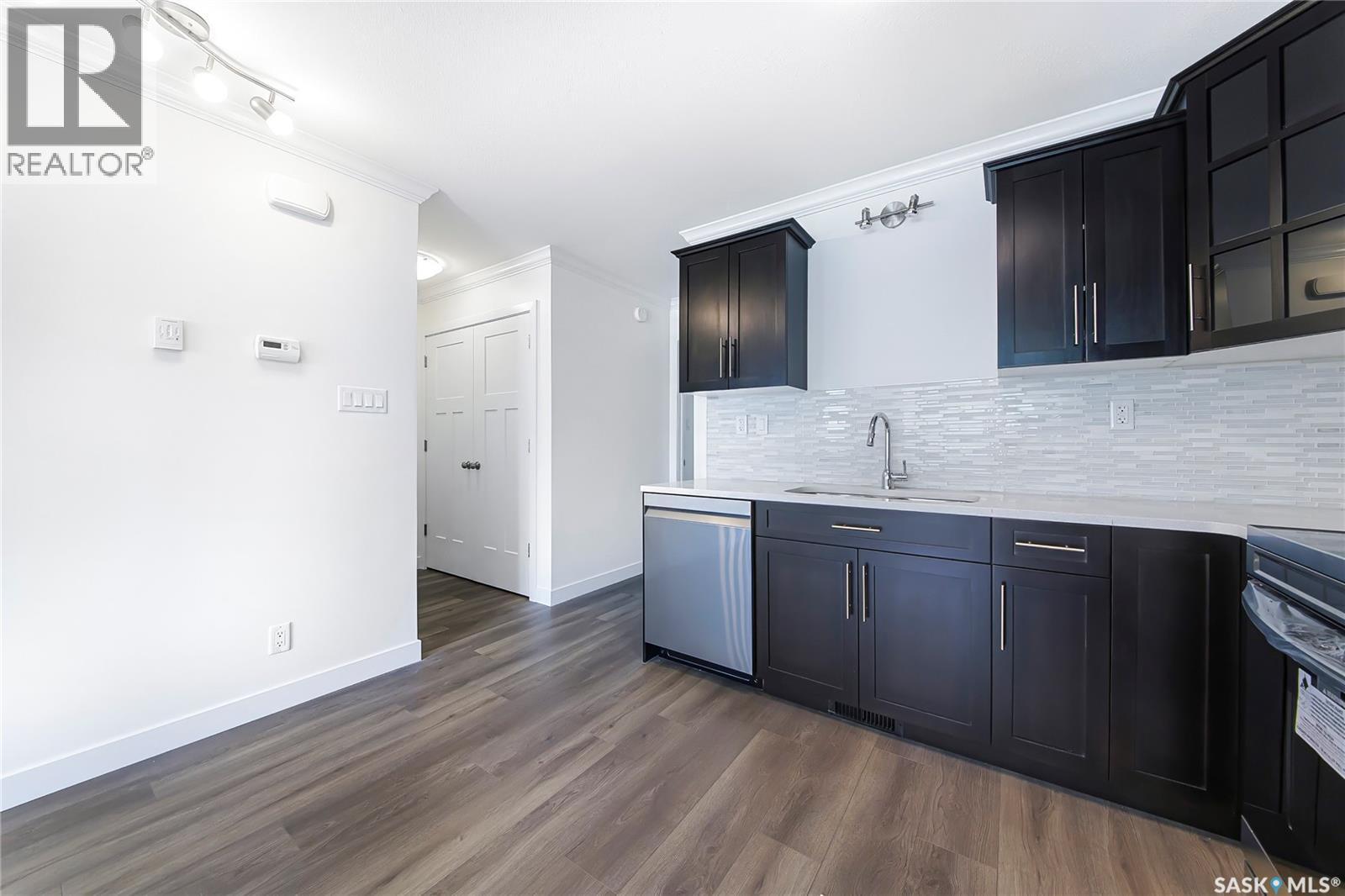 256 250 Akhtar BEND — photo 17