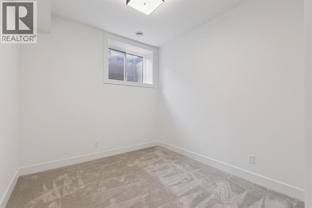 532 51 Avenue SW - 44
