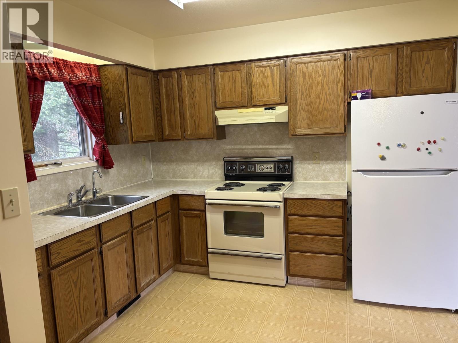 5032 HANSEN COURT - 8