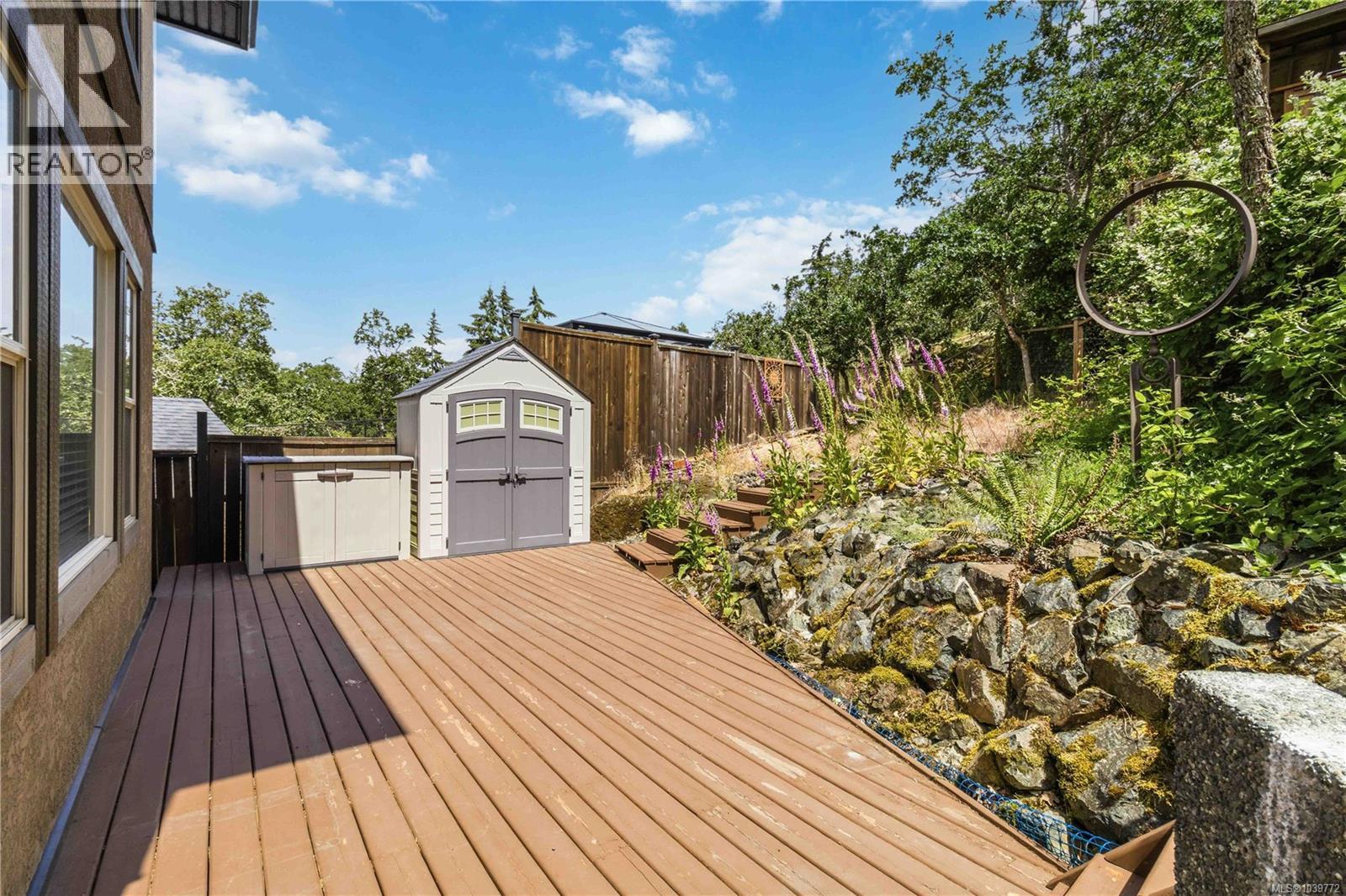 585 Atticus Crt - 17