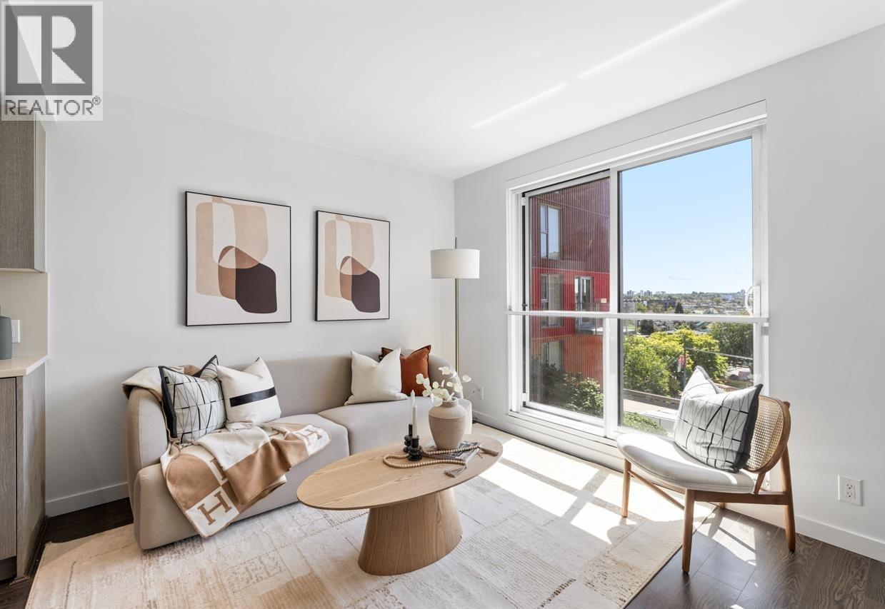 562 955 E HASTINGS STREET, Vancouver