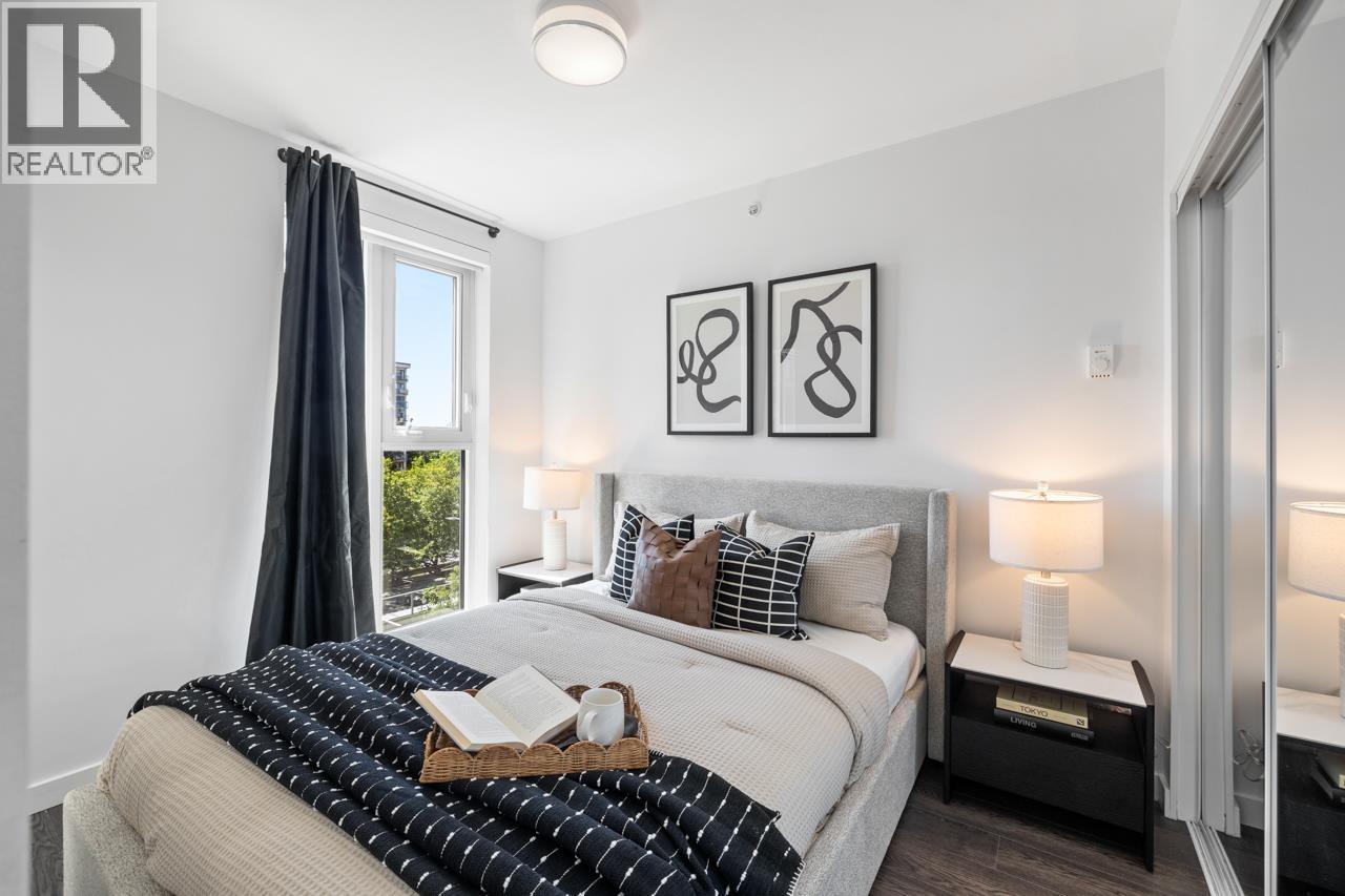 562 955 E HASTINGS STREET, Vancouver