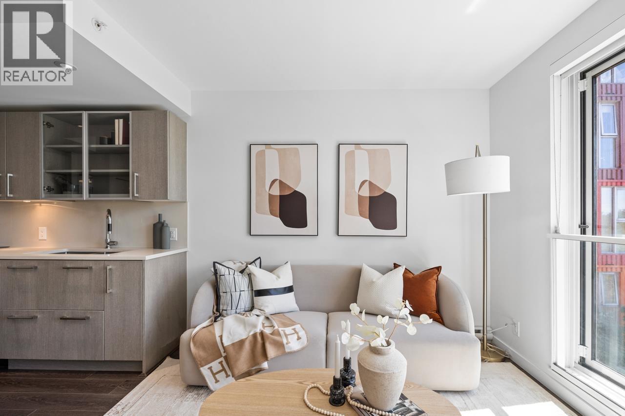562 955 E HASTINGS STREET, Vancouver