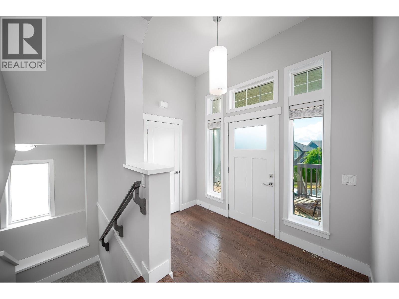 3563 HIGHLAND DRIVE — photo 4