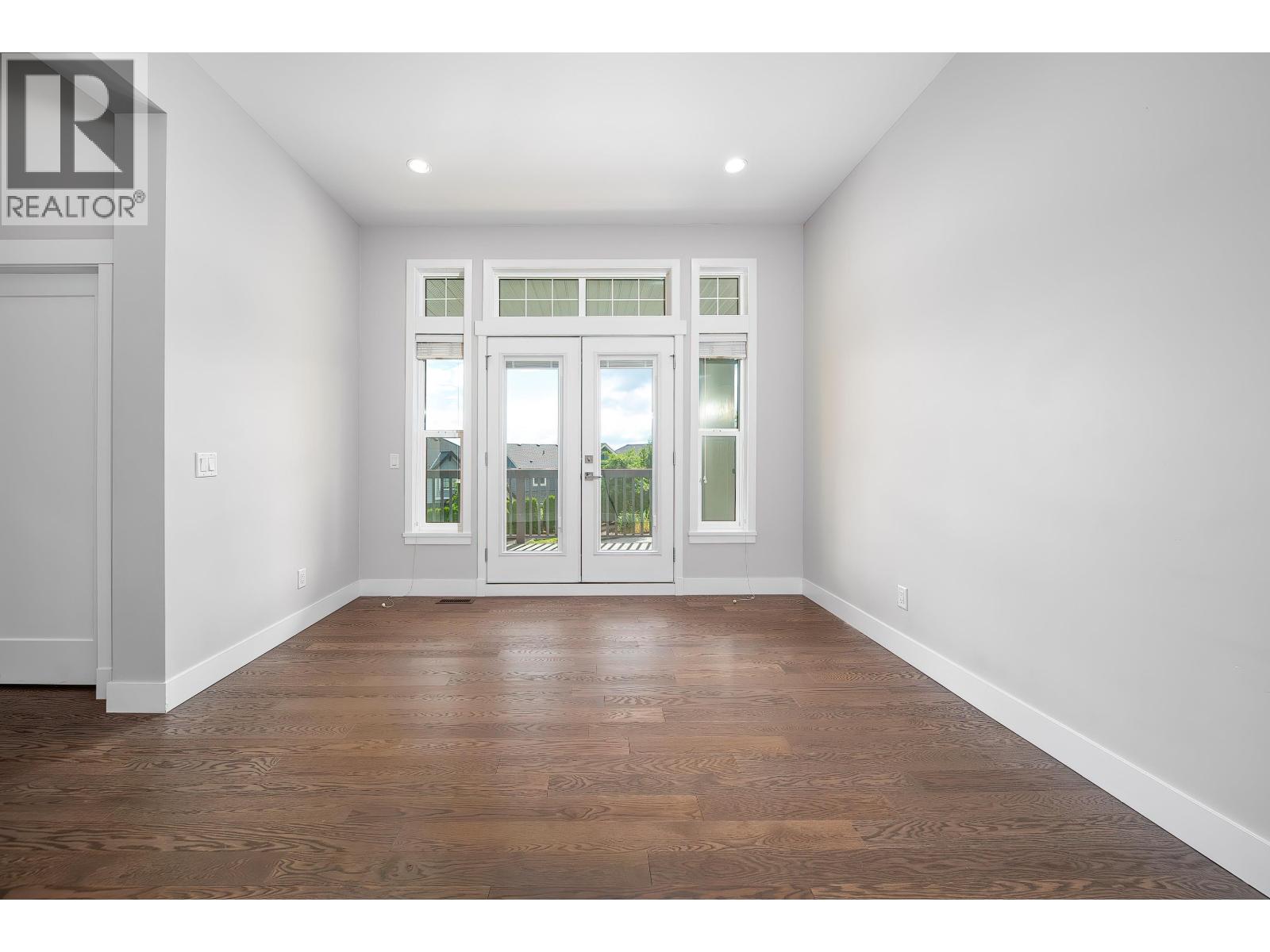 3563 HIGHLAND DRIVE — photo 5